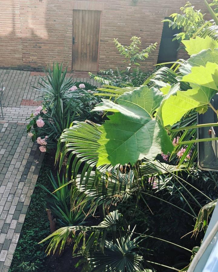 Hotel Kalanga Tbiliszi Kültér fotó