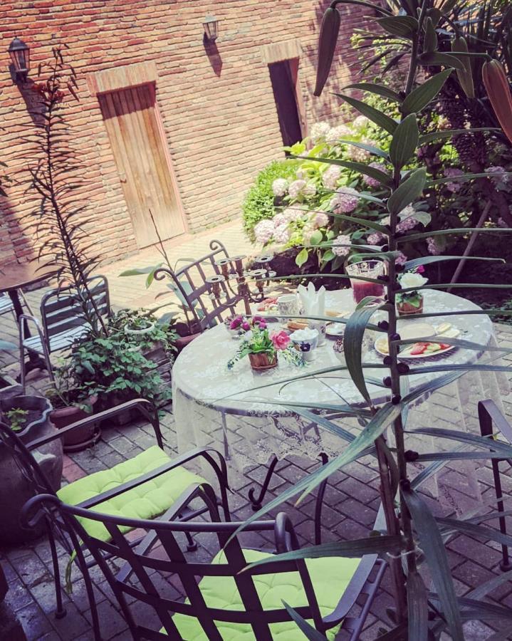Hotel Kalanga Tbiliszi Kültér fotó