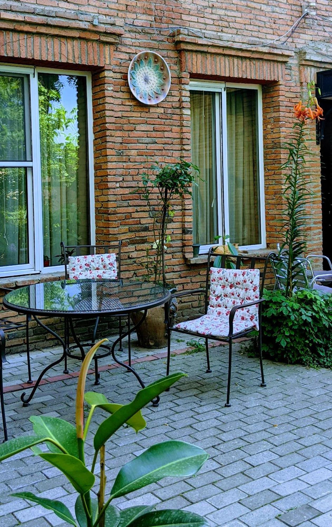 Hotel Kalanga Tbiliszi Kültér fotó