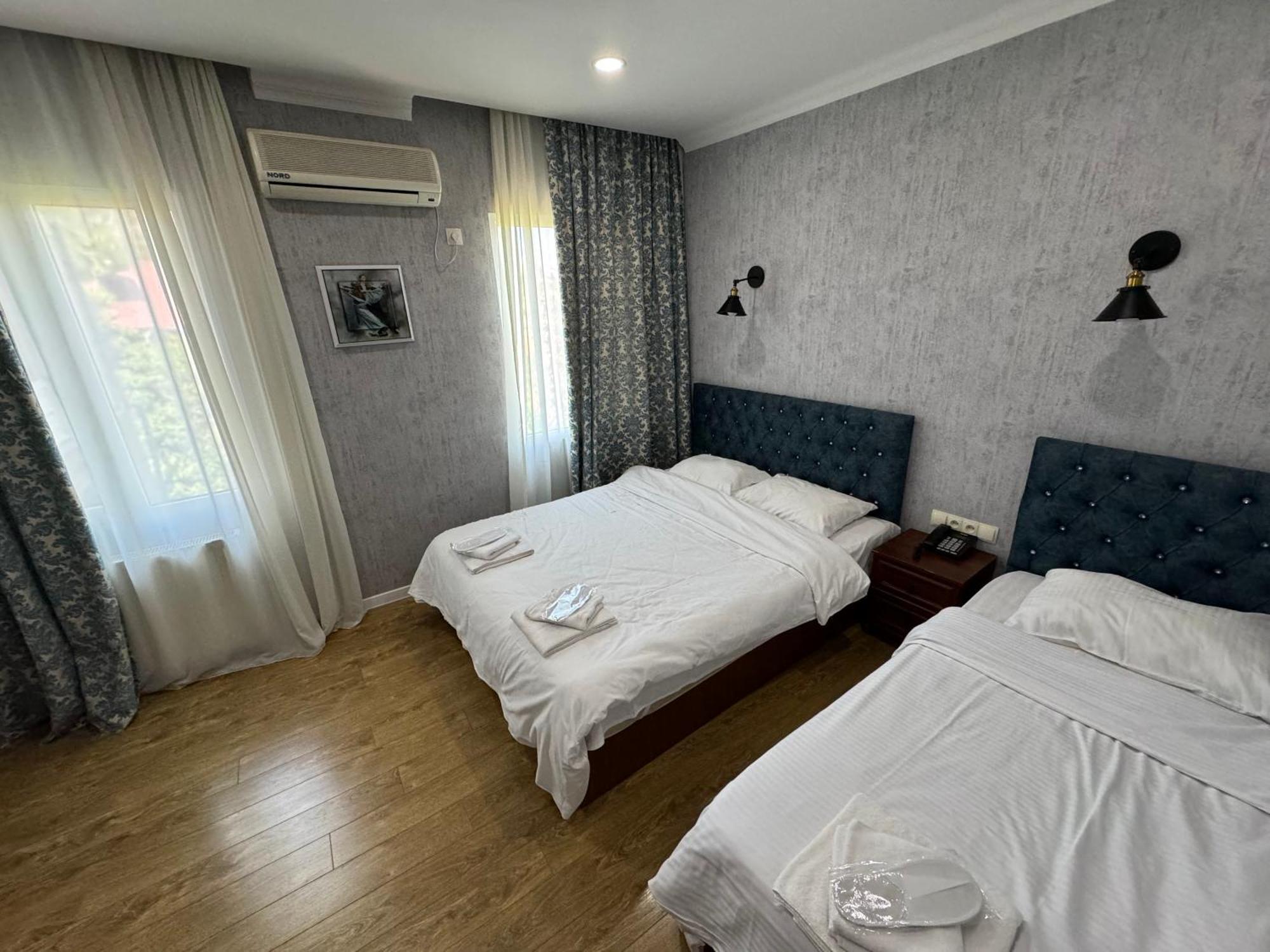 Hotel Kalanga Tbiliszi Kültér fotó