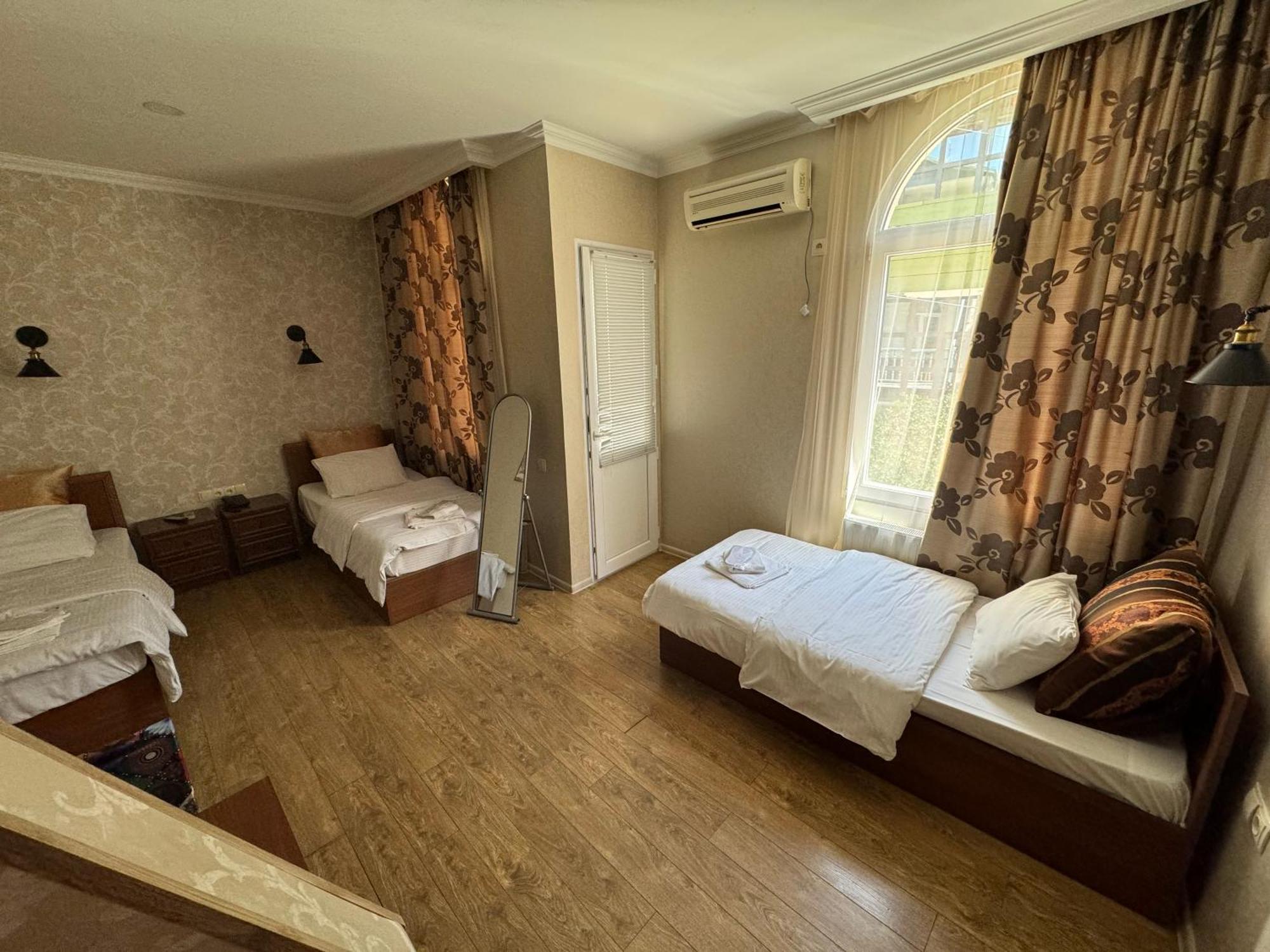 Hotel Kalanga Tbiliszi Kültér fotó