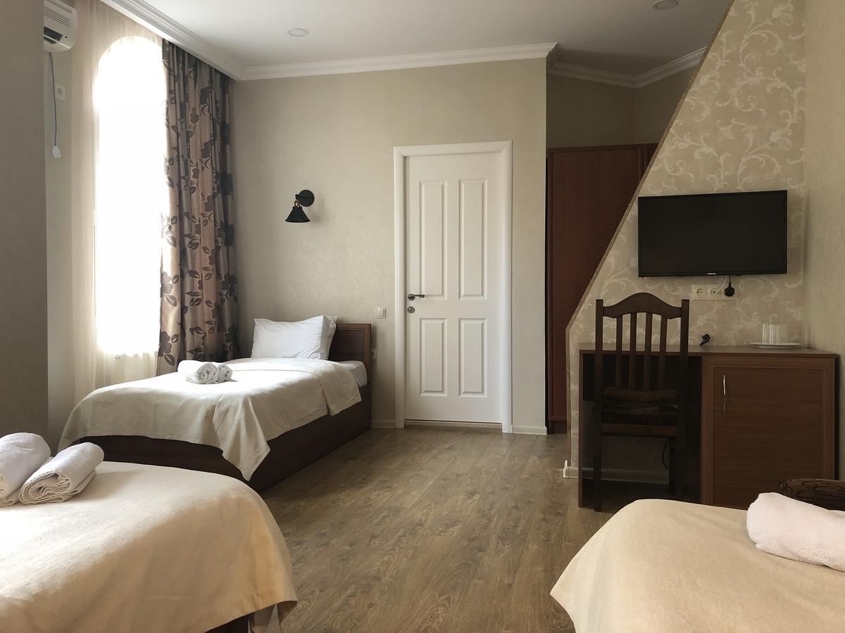 Hotel Kalanga Tbiliszi Kültér fotó